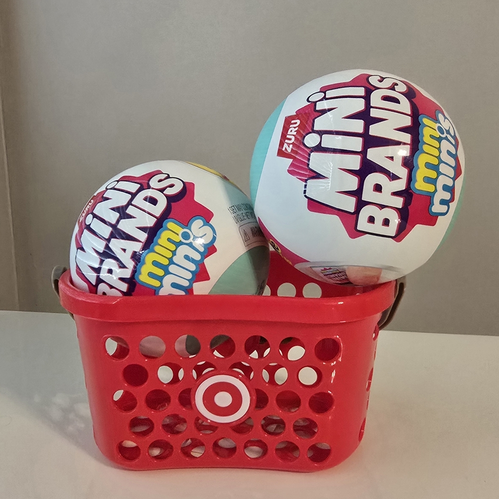 Mini Brands Surprise Balls - Red